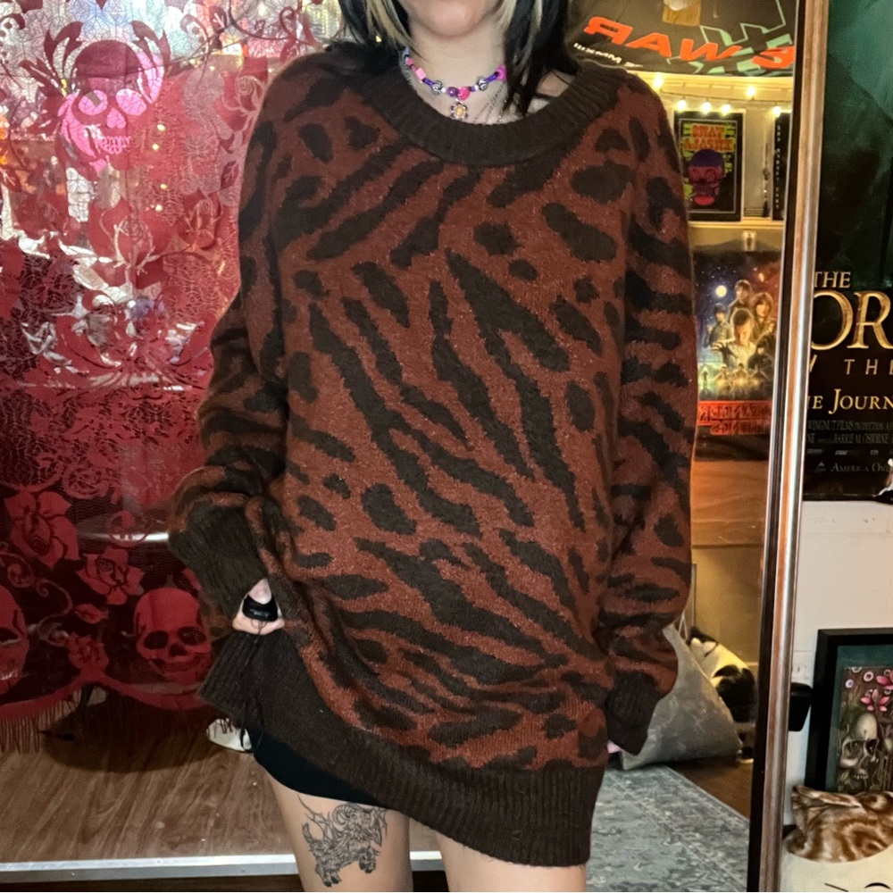 Orange/brown tiger sweater